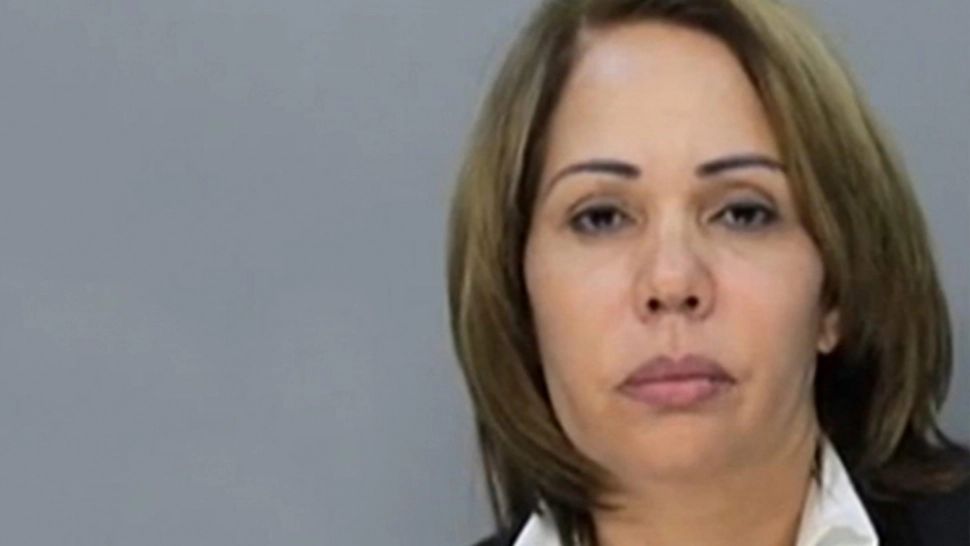 O femeie a fost închisă într-o celulă cu 40 de bărbaţi. Tulburător ce a urmat!