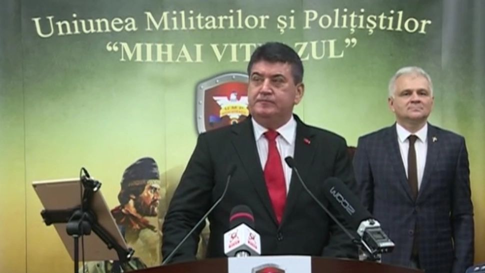 Eroii României, premiați de Gabriel Oprea, fost ministru al Apărării 