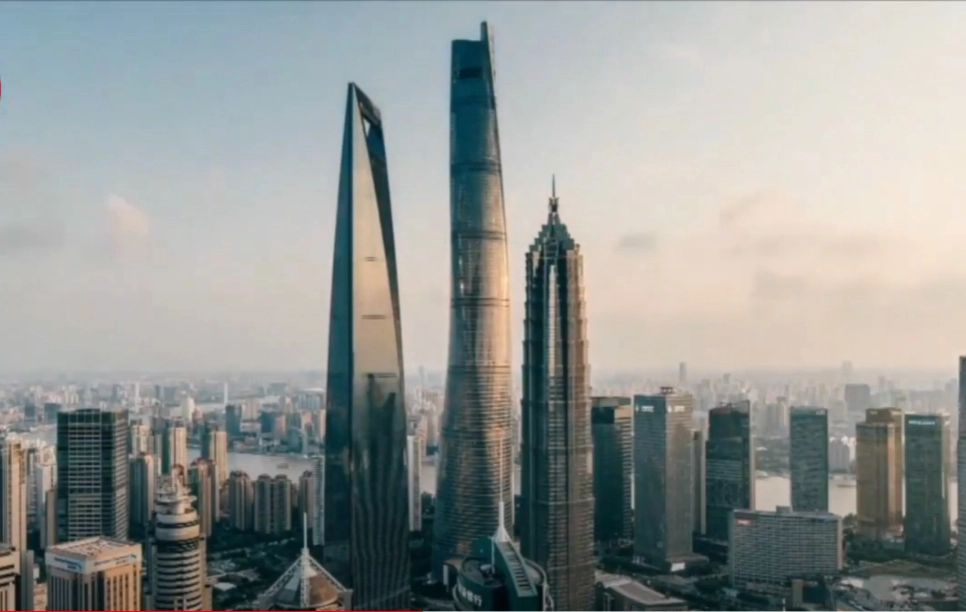 VIDEO | A fost inaugurat cel mai ÎNALT hotel din lume, în China. Cât costă o noapte de cazare