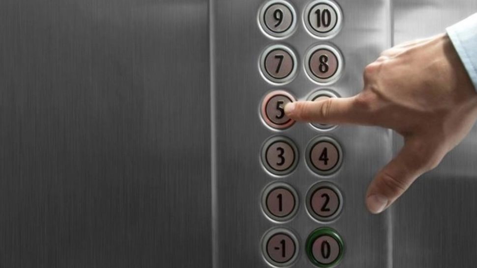 Incident la Spitalul de Urgență din Brăila. Un lift a căzut în gol 3 etaje. Doi oameni sunt răniți