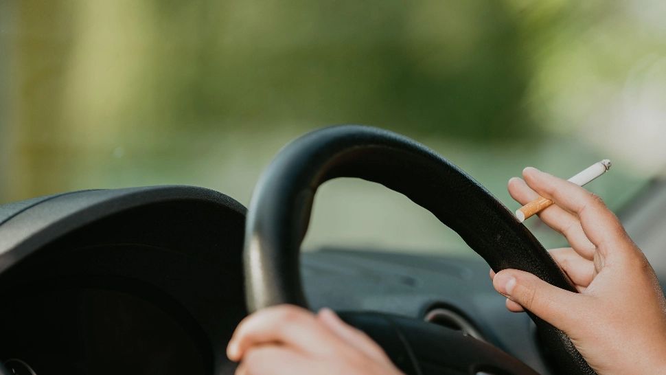 Copil de 3 ani, MORT după ce a fost uitat de mamă în mașină