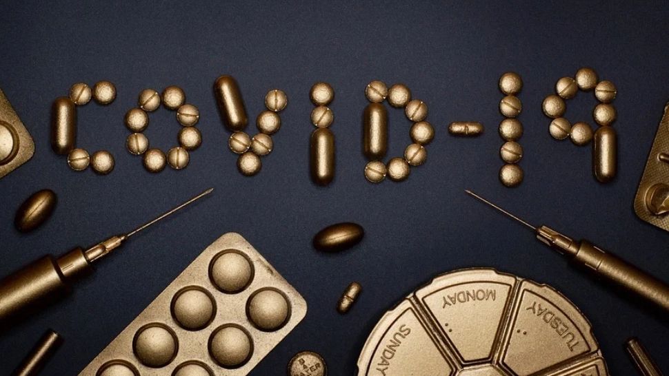 Un bărbat este GRAV bolnav după ce a luat preventiv, un an de zile, paracetamol și algocalmin de teama COVID-19 - Ce ȘANSE îi dau medicii