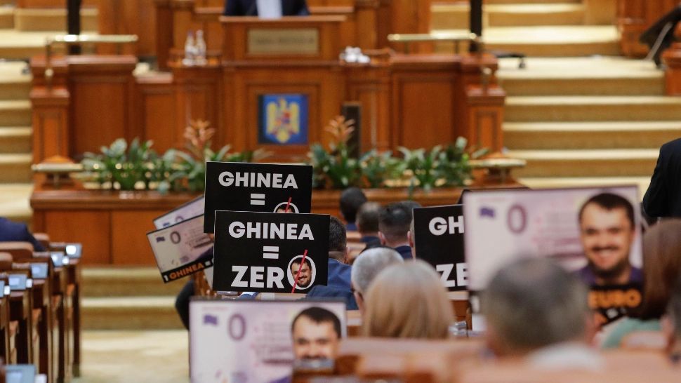 Scandal în Parlament la moțiunea împotriva lui Cristian Ghinea: PSD amenință Puterea cu plângeri penale