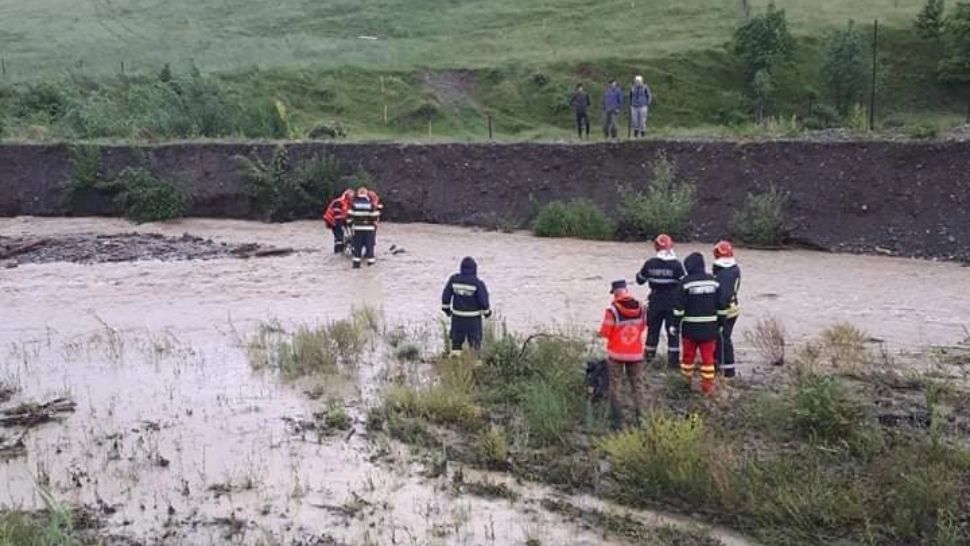 Prima victimă a potopului: un bărbat a fost luat de viitură în Neamț - Este ALERTĂ de cod portocaliu