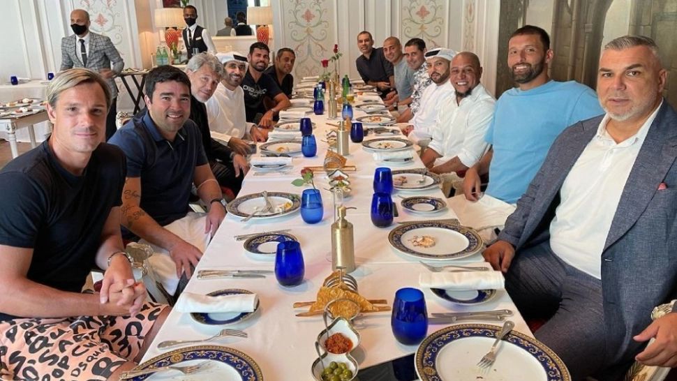 Cosmin Olăroiu, la masă cu bogații! Alături de cine a fost surprins tehnicianul român