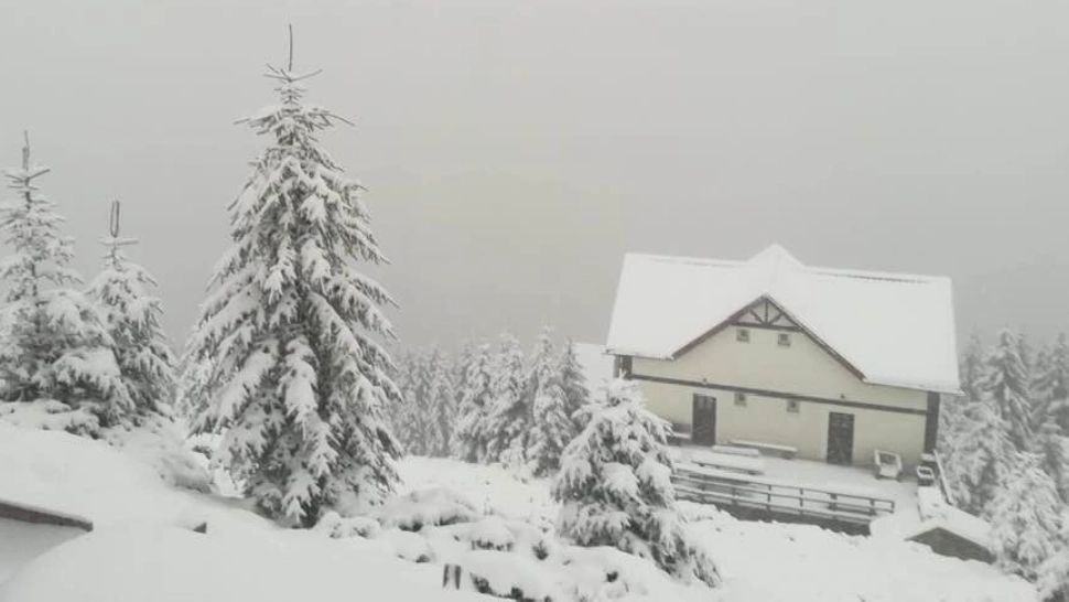 NINSOARE în munții Retezat și Parâng de 1 iunie - prima zi de vară! Avertisment pentru turiștii care vor să urce pe traseele montane - VIDEO