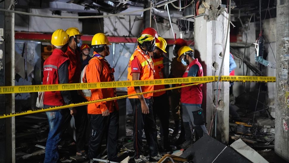 EXPLOZIE DEVASTATOARE, după o acumulare de gaze: 7 morți, zeci de răniți