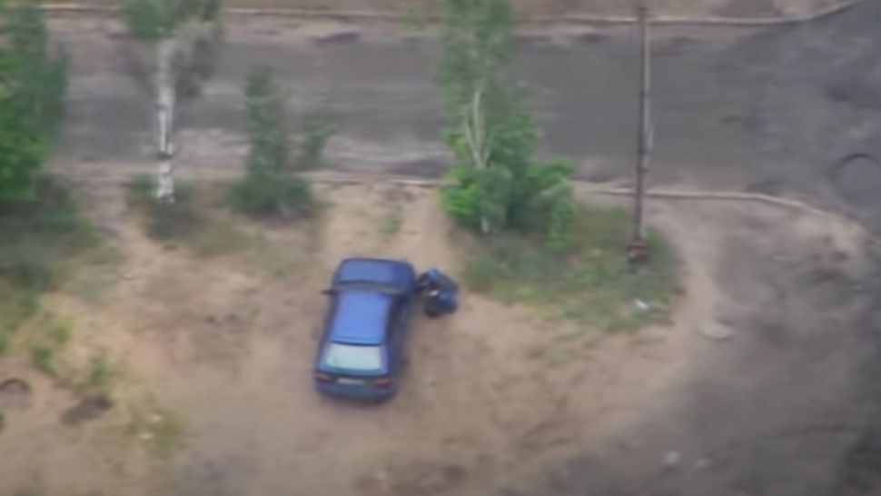 VIDEO | Spion rus, prins când punea o bombă sub mașina unui înalt expert militar ucrainean