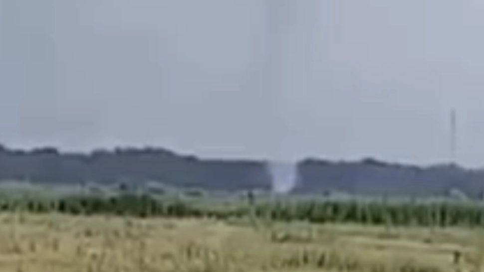 VIDEO 2 tornade au provocat panică în judeţele Tulcea şi Botoşani