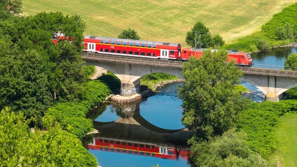 Bilete cu preț redus pentru românii care merg cu trenul în Europa, în vacanță - Țările unde e valabilă OFERTA CFR