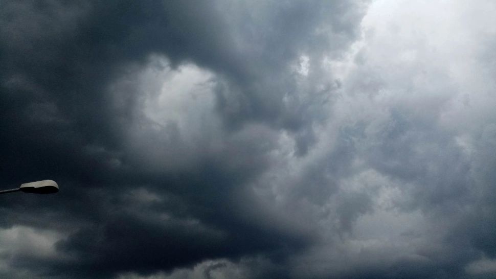 VIDEO Prăpăd în București: Străzi inundate, traficul in comun paralizat în anumite zone. BILANȚUL POMPIERILOR 