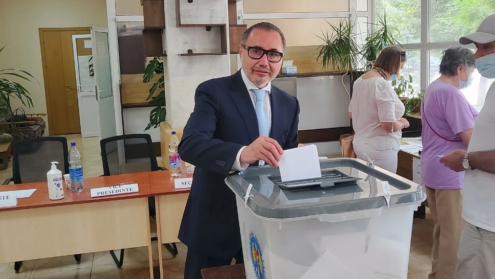 Cristian Rizea a votat la alegerile parlamentare din Republica Moldova. Acuzații grave după ce i s-a interzis să candideze