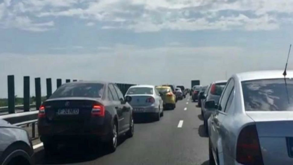 Carambol pe Autostrada Soarelui - Coloană de mașini pe 4 kilometri