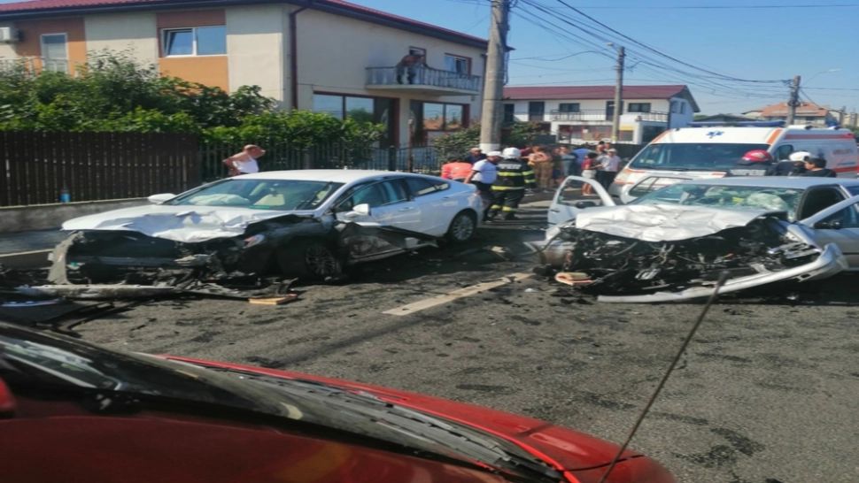 Accident TERIBIL pe drumul spre mare. 8 victime - Unul dintre șoferi era BĂUT