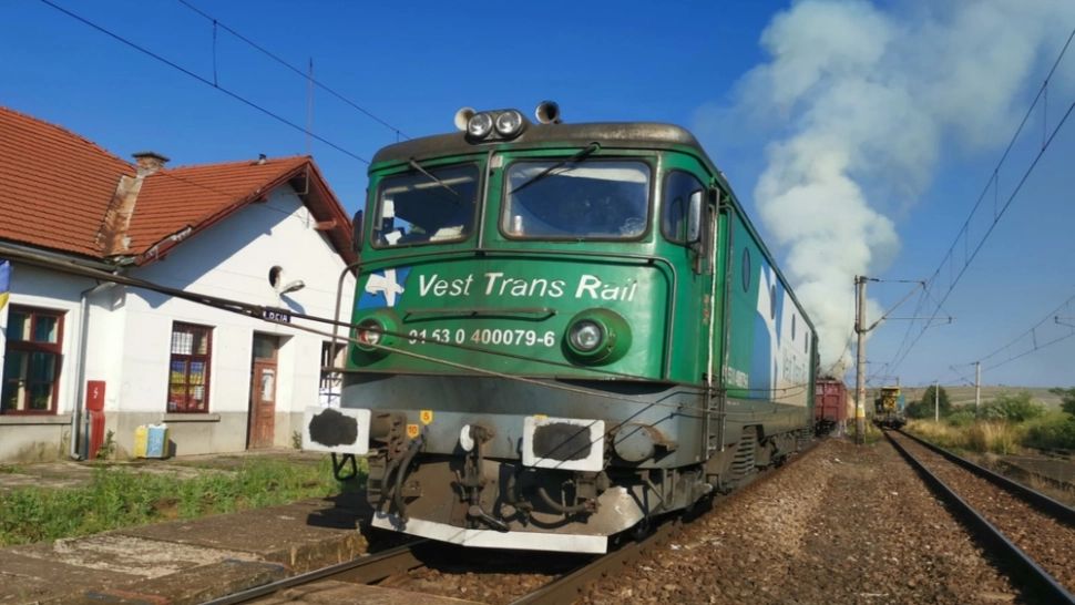 FOTO/ VIDEO Vagon în flăcări, la Brașov! Trafic feroviar întrerupt!