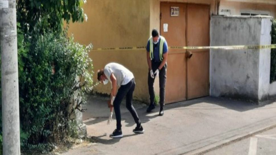 Femeia căreia i s-a dat foc într-o scară de bloc din Timișoara a murit la spital. Suspectul, reținut 