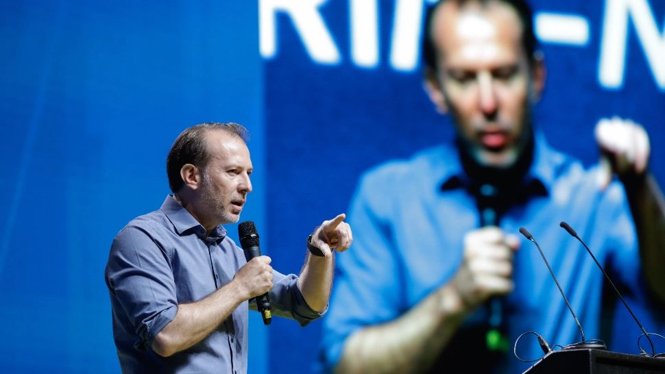 Amenințări directe în Coaliție. Florin Cîțu, pe făraș? USR-PLUS amenință cu moțiunea 