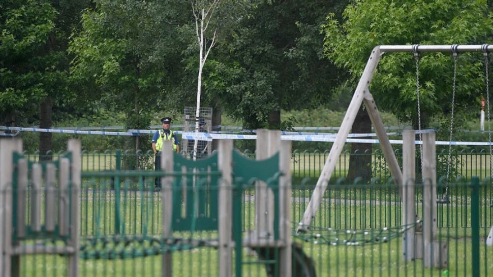  Atac armat într-un loc de joacă din Marea Britanie - Copiii au fost TERIFIAȚI