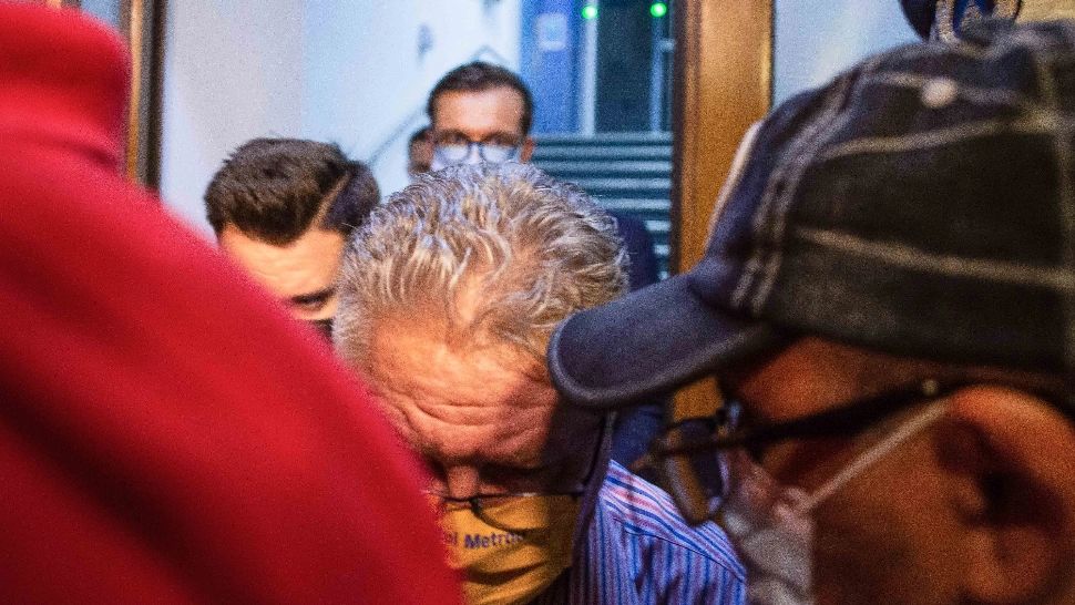 Ion Rădoi a fost plasat sub control judiciar! Protest la DNA: Sindicaliștii au venit să-l susțină pe liderul de sindicat