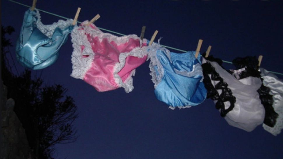 Un român, autorul unor jafuri mai puțin obișnuite, în Spania: Urca noaptea pe balcoane și fura lenjeria intimă de damă