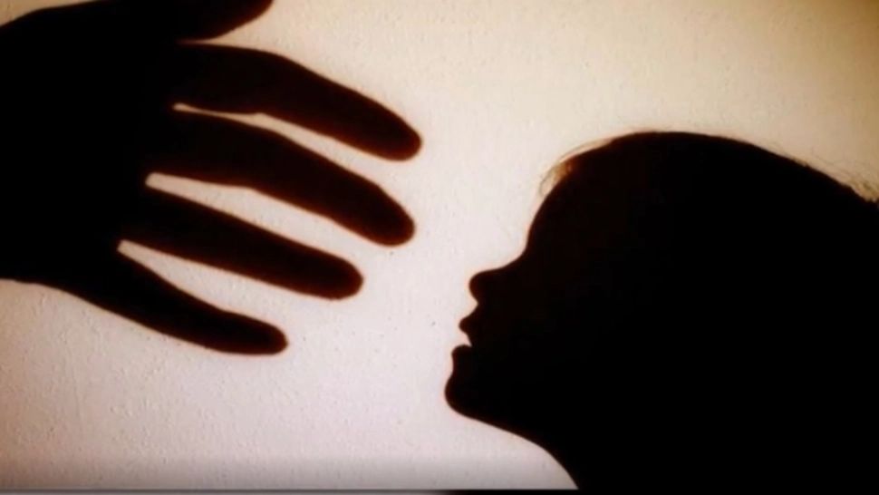 Se SCHIMBĂ legea: Pedofilii și nu vor mai putea candida la alegerile locale şi parţiale