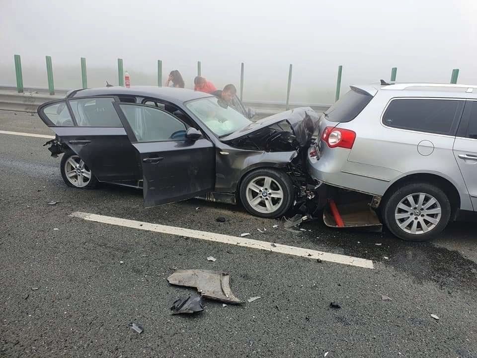 FOTO/VIDEO - Accident cu peste 50 de mașini și 150 de victime pe Autostrada Soarelui - Plan alb de intervenție