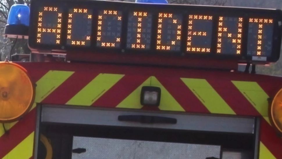 Accident cu 4 răniți în județul Timiș, după ce o mașină a fost lovită de un TIR