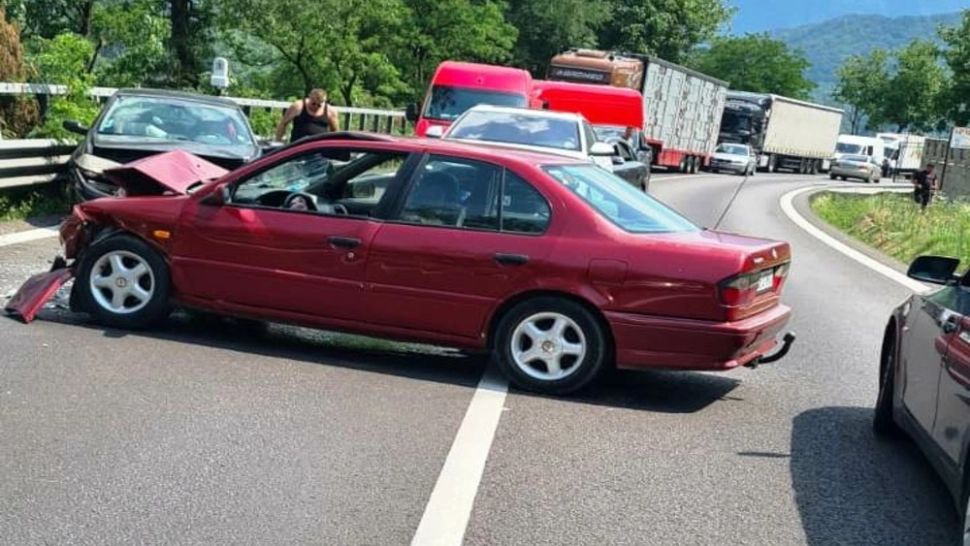 Accident cu 7 victime, între care și 2 copii, în Vâlcea