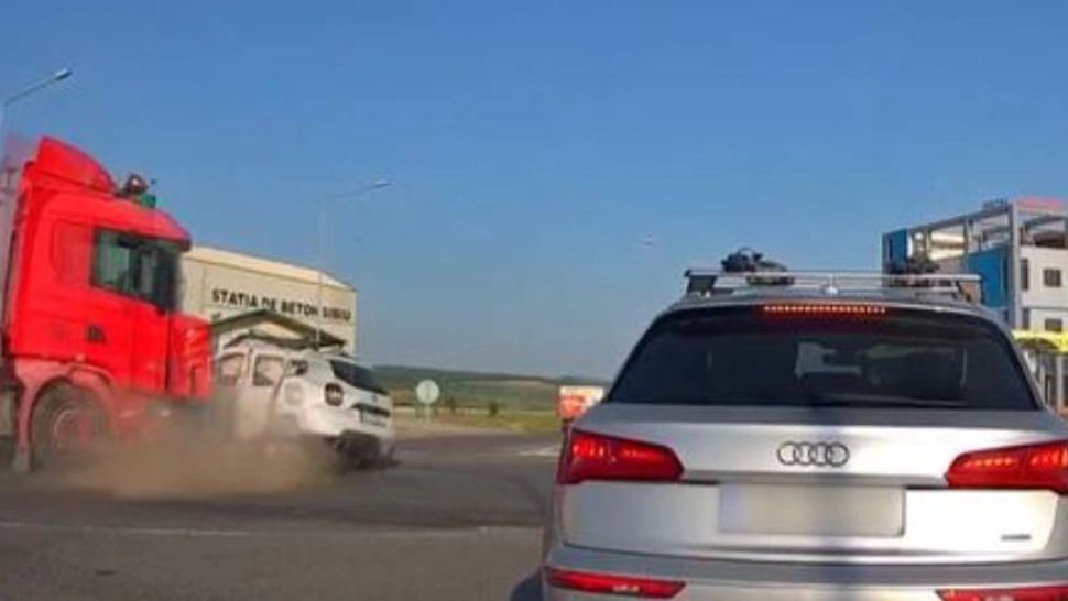 VIDEO - A fost filmat accidentul în care au murit 4 persoane la Sibiu - Cum a avut loc impactul