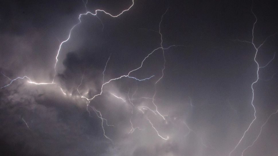  Prognoza meteo actualizată. ANM anunță „condiții de grindină” pentru vacanța de Rusalii - Cum va fi vremea în toată țara