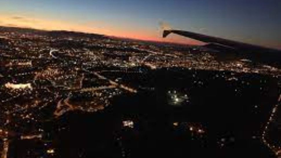 PRĂPĂD în București: Un avion DEVIAT la Constanța din cauza fenomenelor meteo, altul către Iași