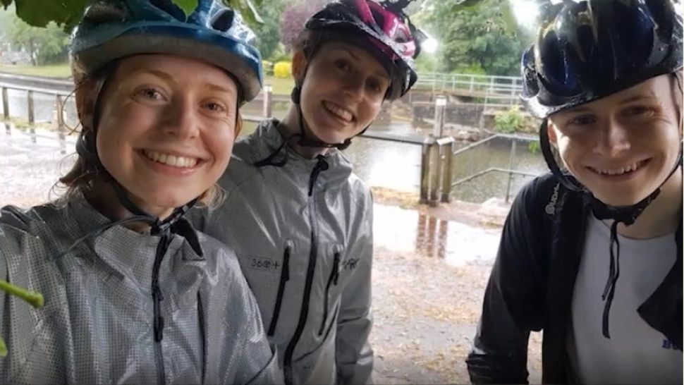 Loviți de fulger după ce și-au făcut un selfie. Detaliul care a contat FOTO