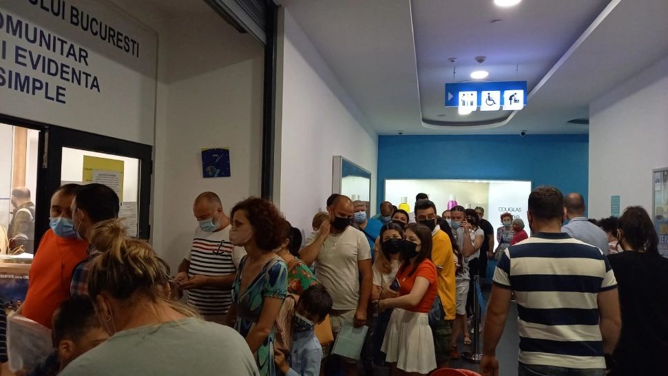 Haos și la serviciul pașapoarte din Prahova. Programările, sistate.  Acestea au ajuns la sfârşitul lunii iunie