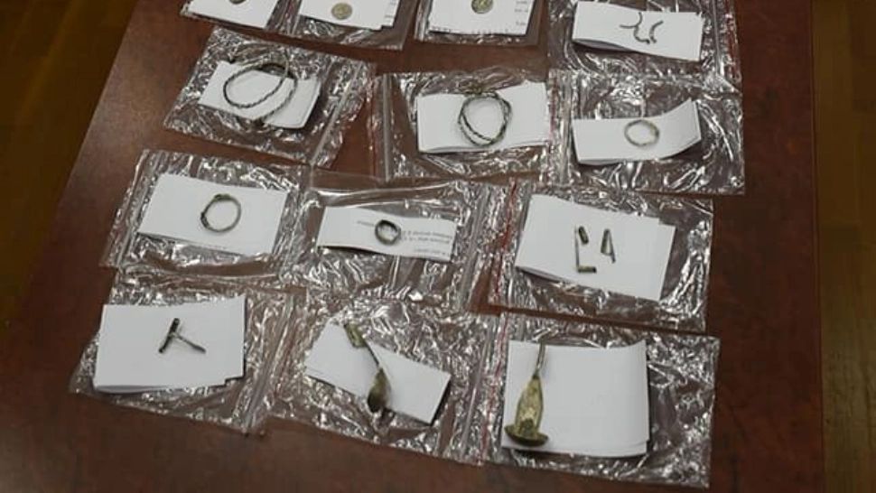 Noroc oltenesc, și-a găsit comoara în timp ce săpa să-și facă piscina