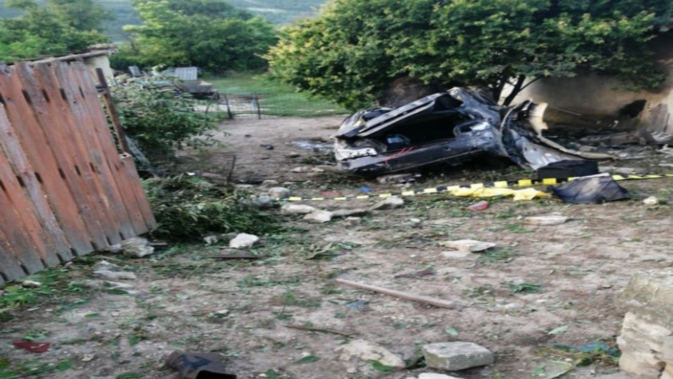 FOTO Accident mortal în județul Constanța: Un tânăr și-a pierdut viața după ce a intrat cu mașina în peretele unei case 