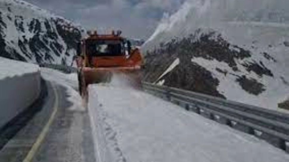 Mită pentru deszăpezirea ”Transalpinei”. La ce era folosit drumul