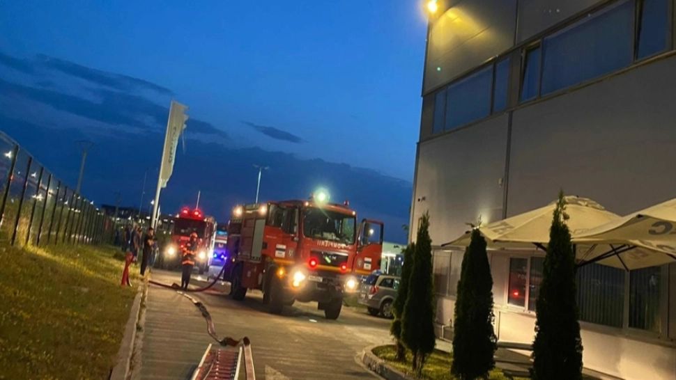  Incendiu la o fabrică din municipiul Sibiu! 80 de persoane s-au autoevacuat! 