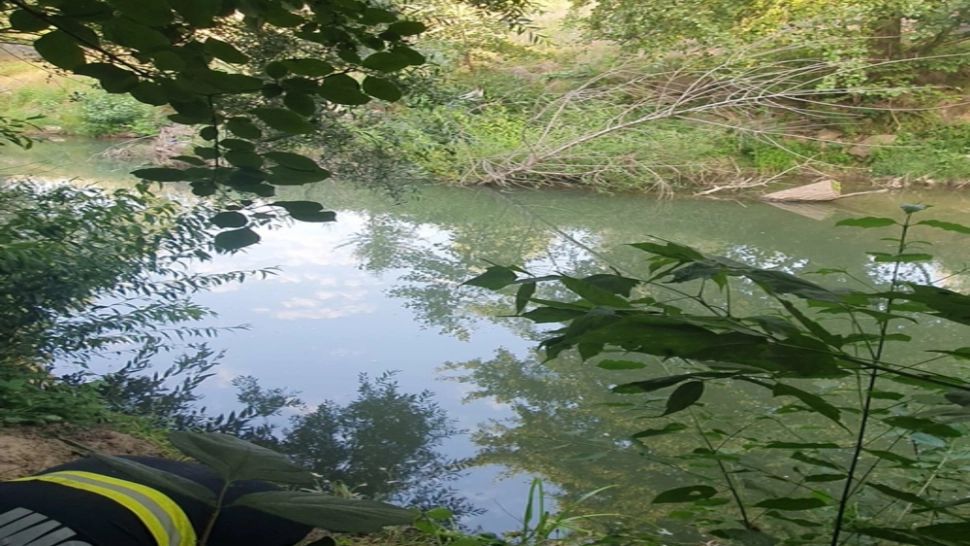 TRAGEDIE: Bunicul, mama și copilul în vârstă de 8 ani s-au ÎNECAT în Motru (VIDEO) 