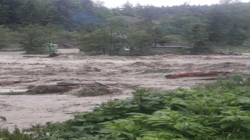 Cod PORTOCALIU de inundații: Se pot produce efecte severe de inundaţii locale şi creşteri rapide de debite 