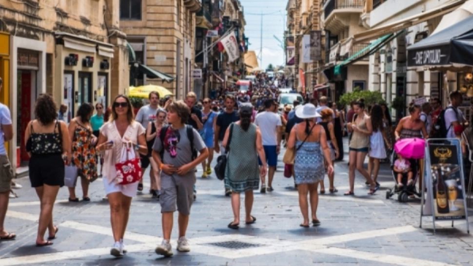 Malta îşi redeschide frontierele pentru persoanele nevaccinate, dar este obligatorie carantina