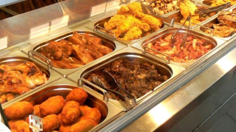 Controlul ANPC la Costinești, finalizat: Peste 6 tone de produse alimentare expirate din anul 2019 - Inspectorii au intrat cu MANDAT