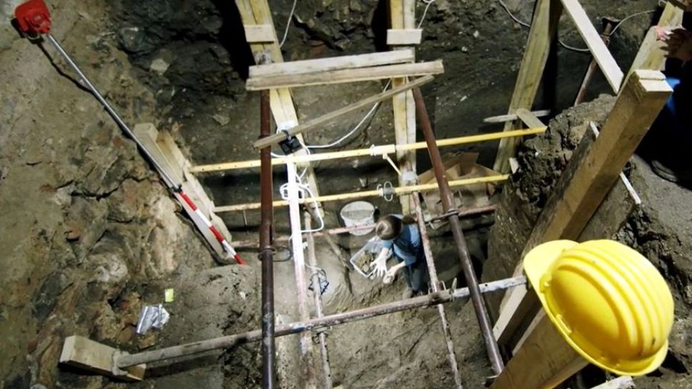 Descoperire SENZAȚIONALĂ în centrul Cluj-Napoca! Ce au găsit arheologii în mormântul vechi de 7.000 de ani - VIDEO