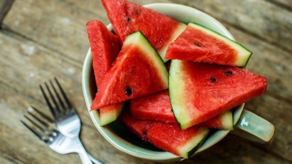 La ce RISCURI ne supunem dacă înghițim SEMINȚE de pepene. Multor români nu le vine să creadă