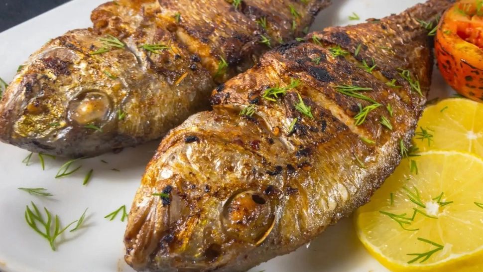 VIDEO Aglomerație mare în cherhanale, la delicatesele din Marea Neagră. Care sunt preparatele PREFERATE ale românilor