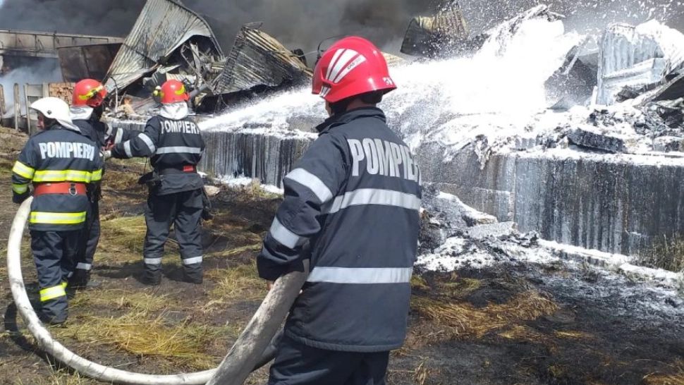 Un bărbat a fost ARESTAT în cazul incendiului de la depozitul de deşeuri din Salonta. Individul ar fi dat foc intenţionat