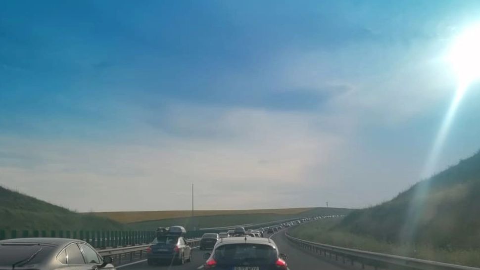 AVERTIZARE: Trafic intens pe autostradă către litoral: pe anumite tronsoane se circulă în coloană - Recomandările Poliției