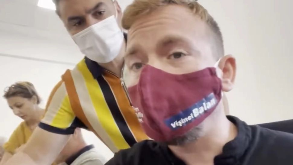 Activist AGRESAT în ședința Consiliului local Joița, jud. Giurgiu - Imagini HALUCINANTE