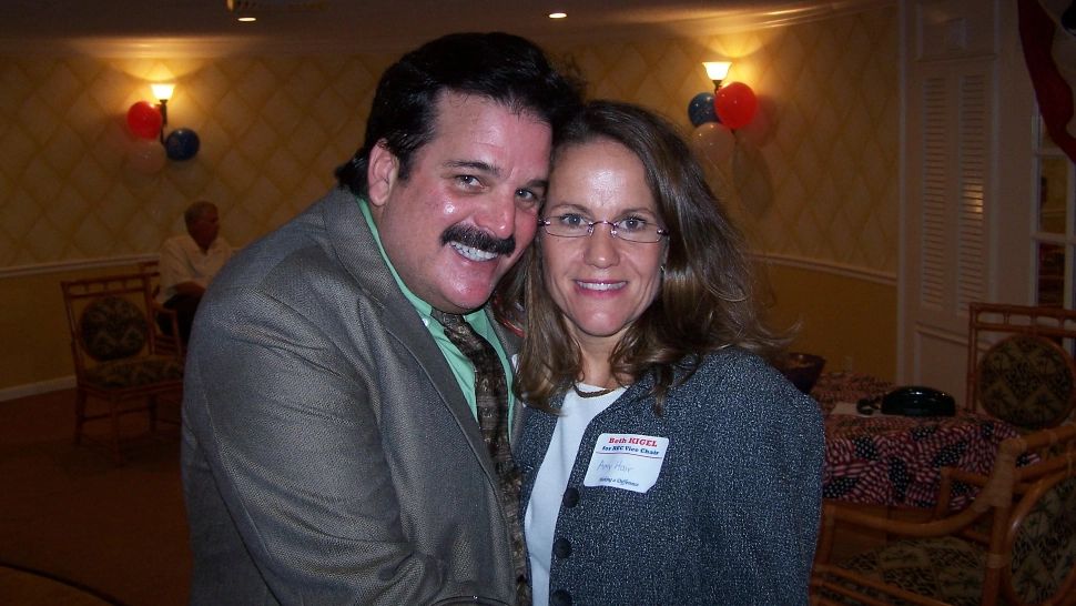 Un cunoscut om de radio american, antivaccinist, a MURIT după ce s-a infectat cu Sars-Cov-2