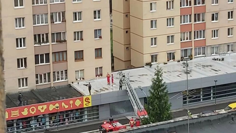 Scene de GROAZĂ încă de la primele ore ale dimineții, la Brașov! Bărbat MORT după ce a căzut de la etaj