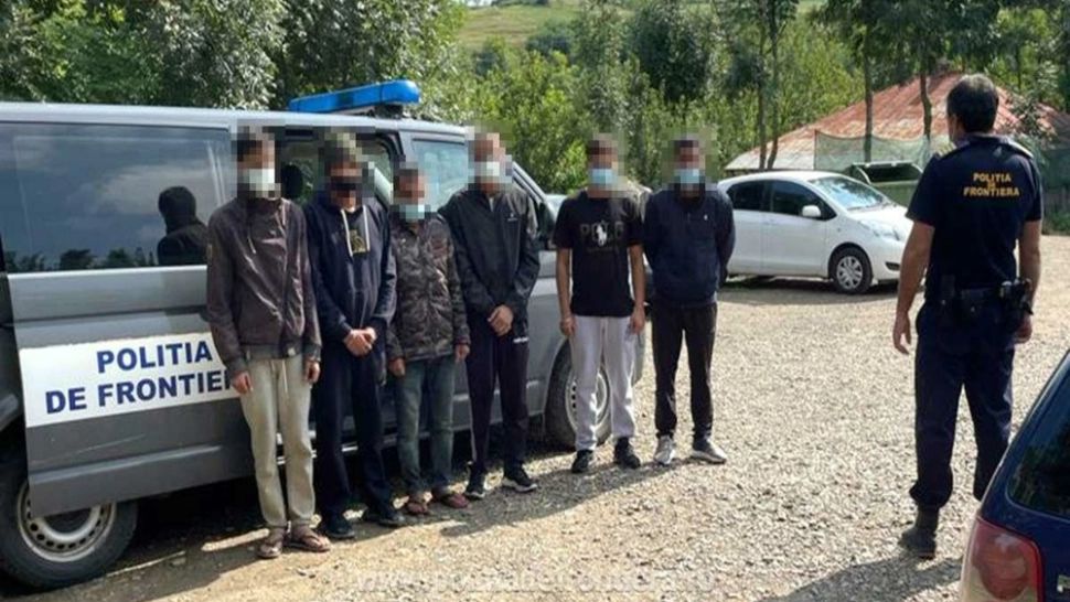 8 cetăţeni din India, care au încercat să intre ilegal în România, descoperiți la granița cu Ucraina